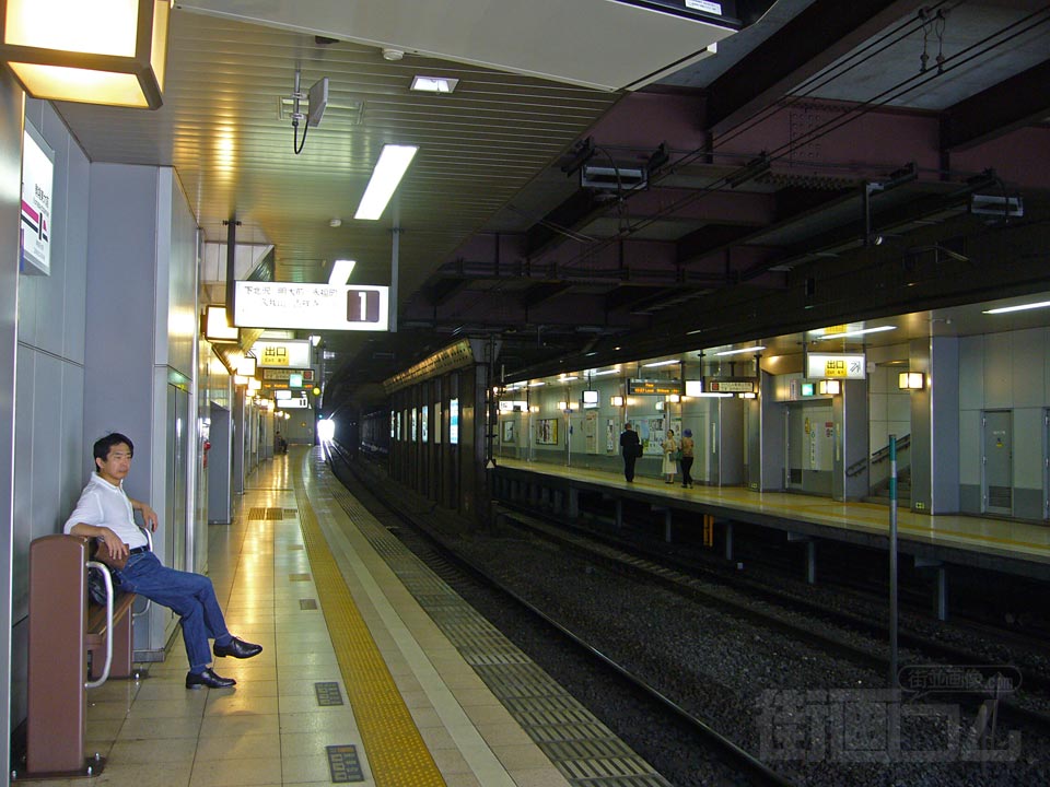 京王神泉駅ホーム