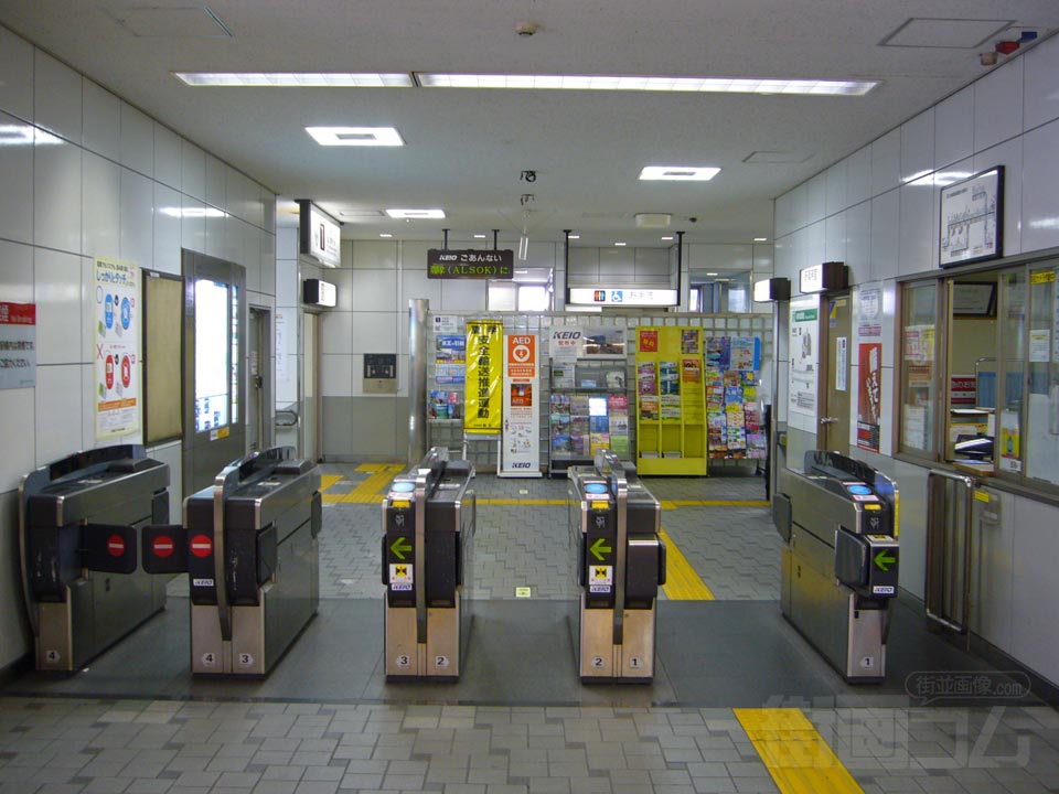京王神泉駅改札口