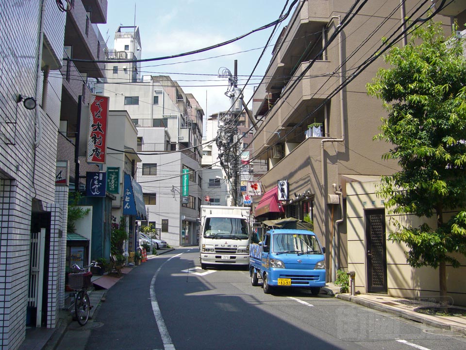 神泉仲通り