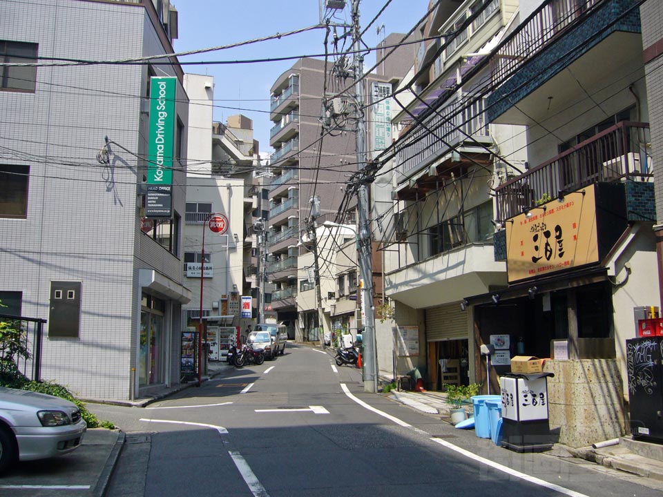 神泉仲通り