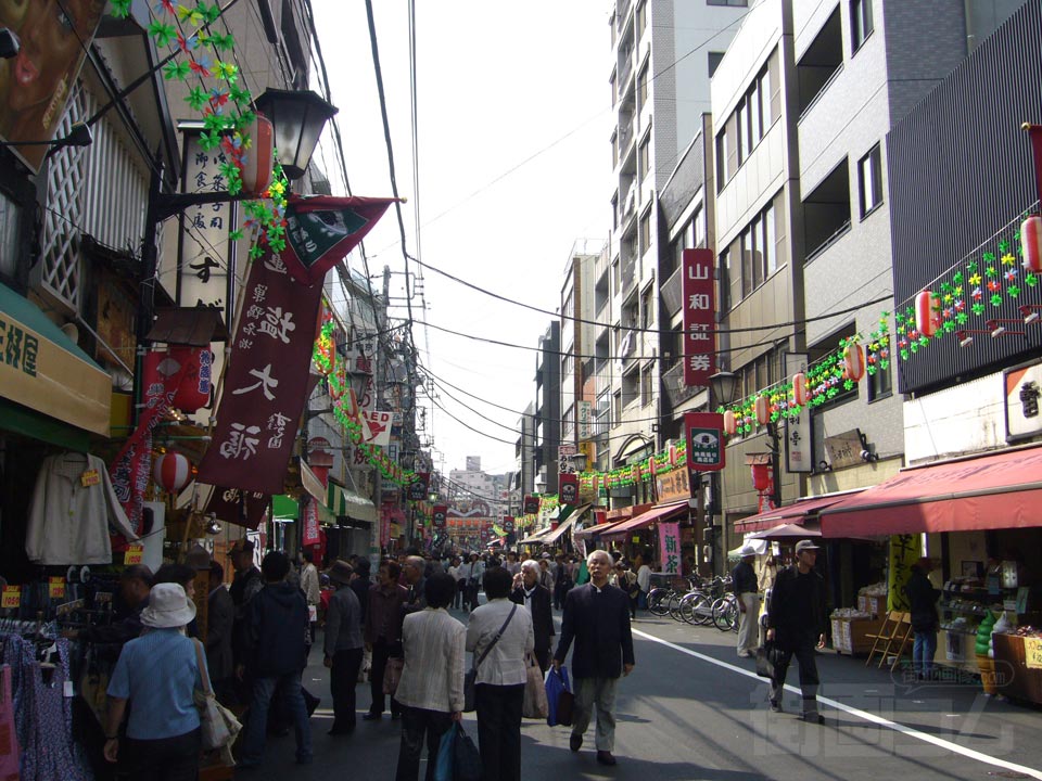 巣鴨地蔵通商店街