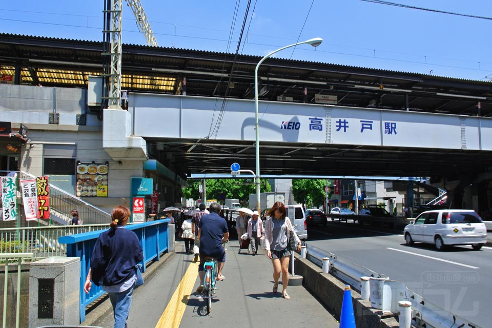 京王高井戸駅前