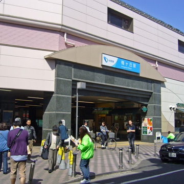 東京都世田谷区梅ヶ丘駅前写真画像
