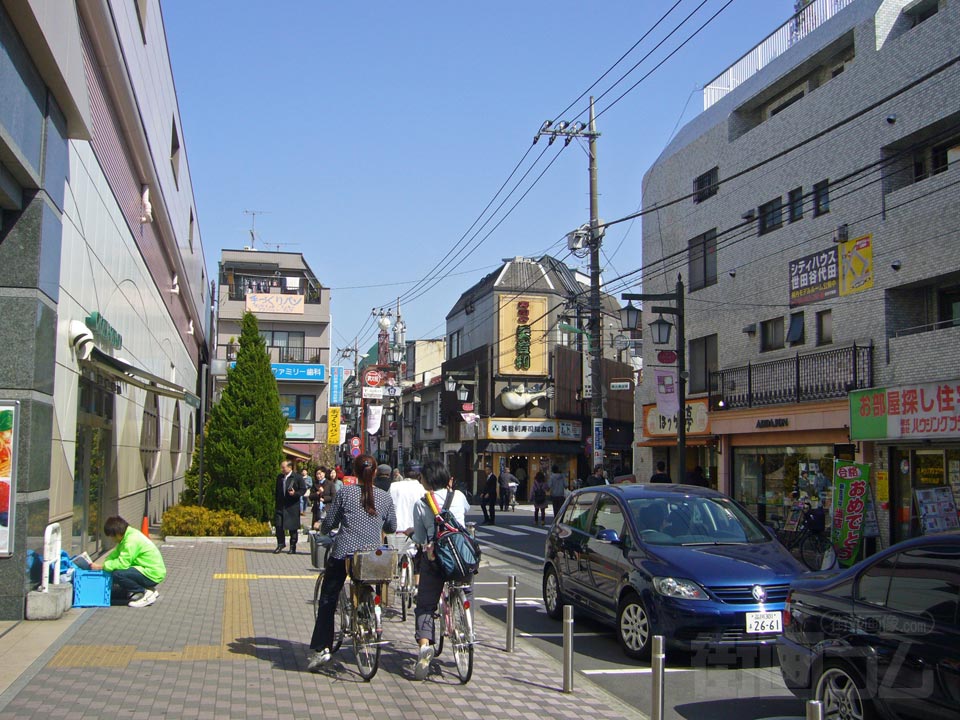 小田急梅ヶ丘駅南口前写真画像