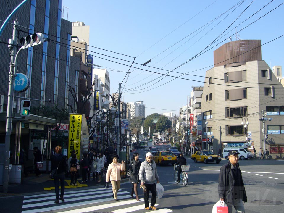 地下鉄早稲田駅前交差点