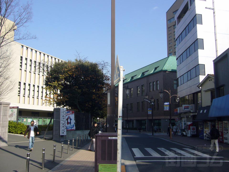 早大南門通り