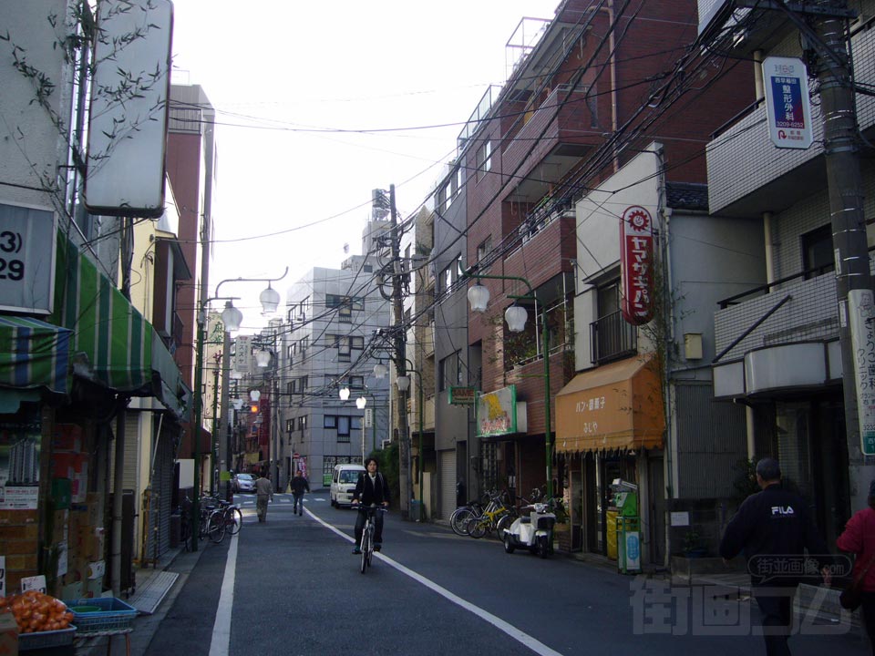早大入口仲通り