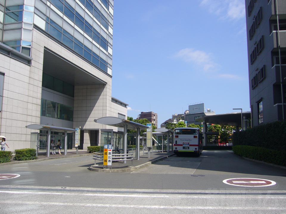 用賀駅バスターミナル