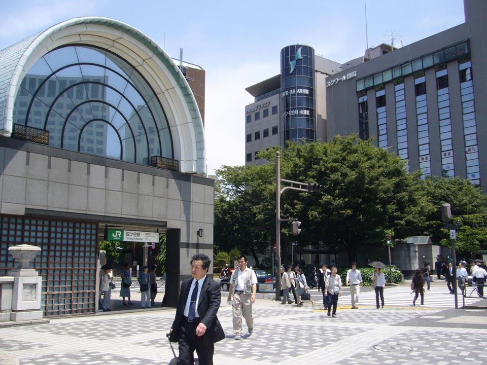 JR四ッ谷駅麹町口