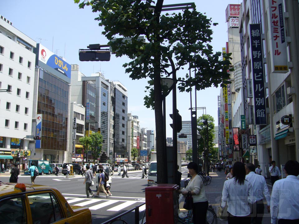 甲州街道(国道20号線)