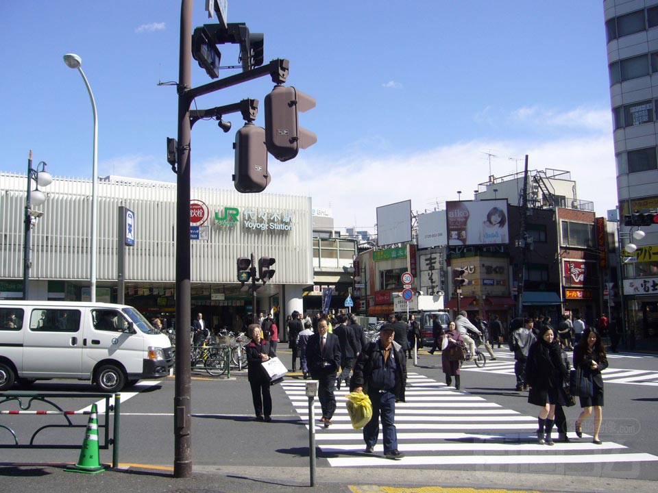 代々木駅交差点写真画像