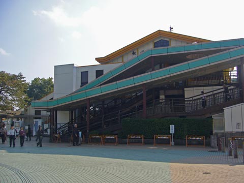 JR秋川駅北口写真画像