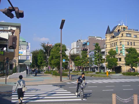 駅前大通り写真画像