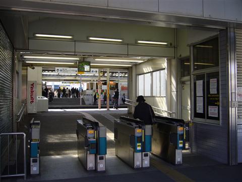 西武秋津駅北口写真画像