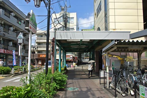 府中本町駅北交差点写真画像