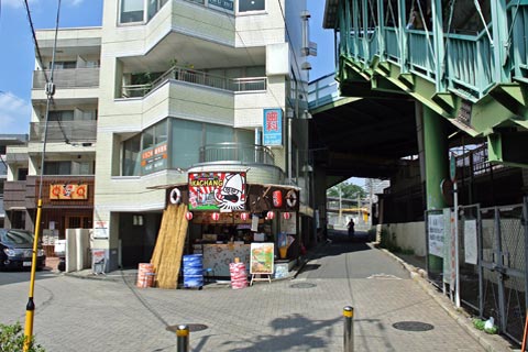 府中本町駅北交差点写真画像