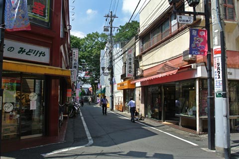 南口駅前通り写真画像