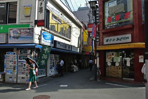 南口駅前通り写真画像