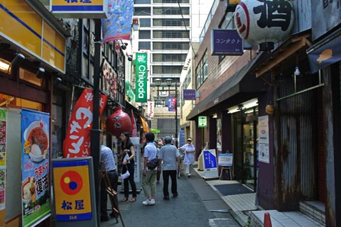 南口駅前通り写真画像