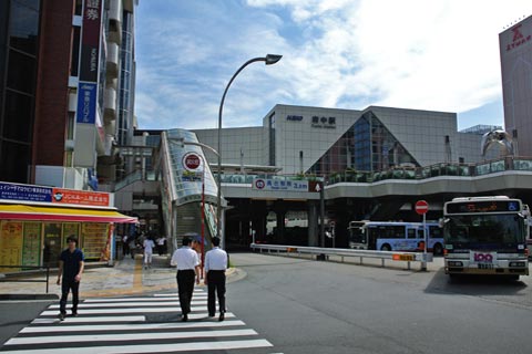 府中駅北口交差点写真画像