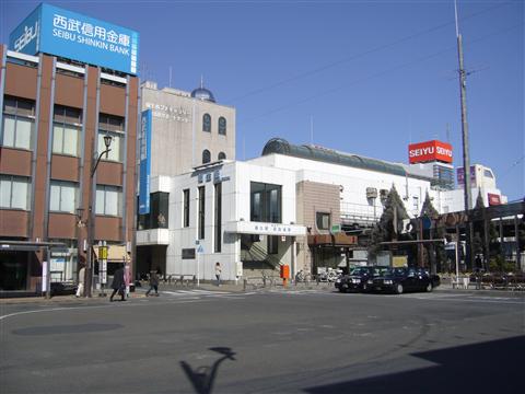 JR福生駅西口前写真画像