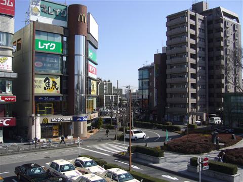 JR福生駅東口前写真画像