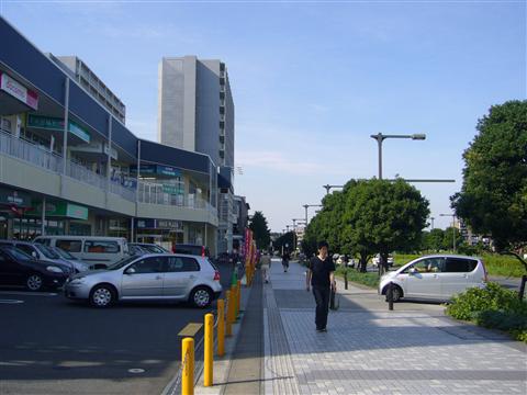 八王子みなみ野駅前通り写真画像