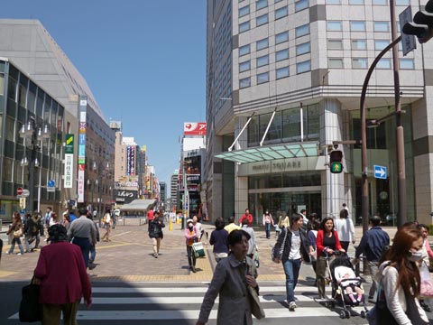 八王子駅前スクランブル交差点写真画像