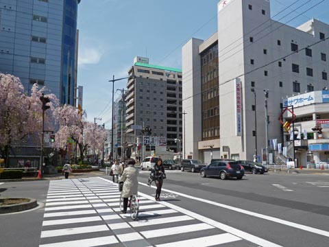 八王子駅入口交差点写真画像