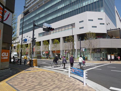 八王子駅南口交差点写真画像