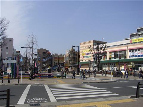 西武花小金井駅北口前写真画像