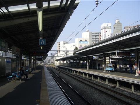 西武東久留米駅ホーム(西武池袋線)写真画像