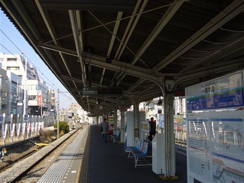 西武一橋学園駅ホーム(西武多摩湖線)写真画像