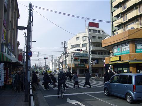 西武小平駅南口前写真画像