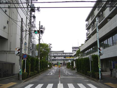 国分寺市役所前交差点写真画像