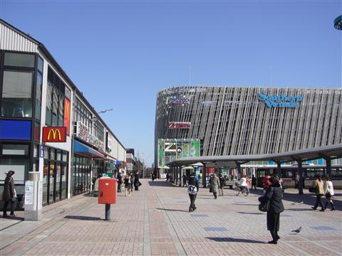 京王南大沢駅前写真画像