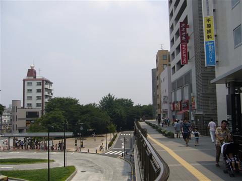 JR三鷹駅南口写真画像