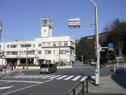 多摩消防署前交差点写真画像