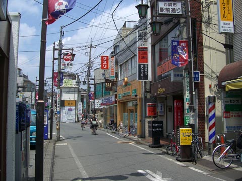 西調布駅前通り写真画像