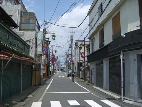西調布駅前通り写真画像