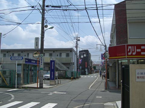 西調布駅前通り写真画像