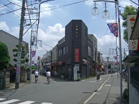 西調布駅前通り写真画像