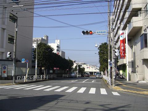 南多摩病院交差点写真画像