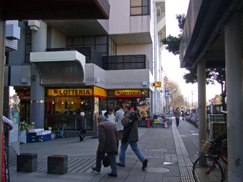 JR西国分寺駅南口前写真画像