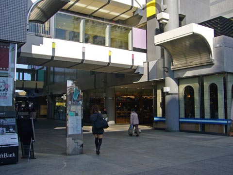JR西国分寺駅南口前写真画像
