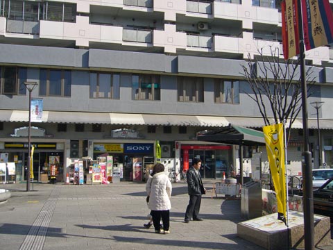 JR西国分寺駅南口前写真画像