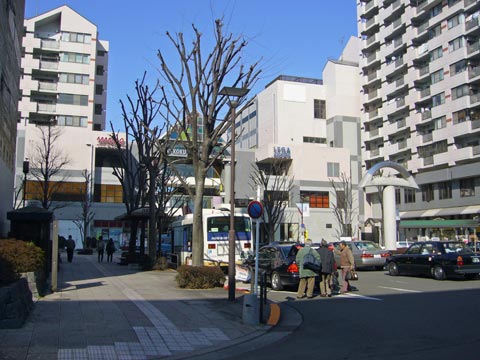 JR西国分寺駅南口前写真画像