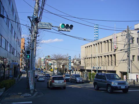 西国分寺駅北入口交差点写真画像