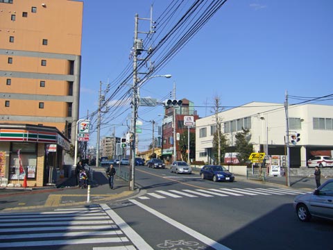 西恋ヶ窪二丁目交差点写真画像