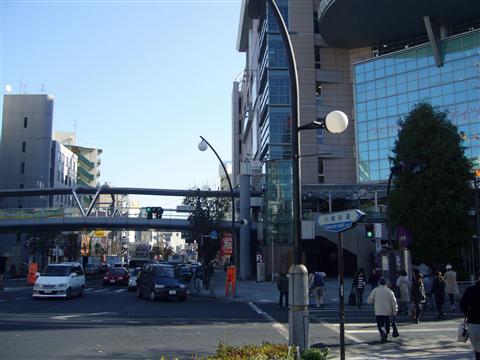 聖蹟桜ヶ丘駅前交差点写真画像